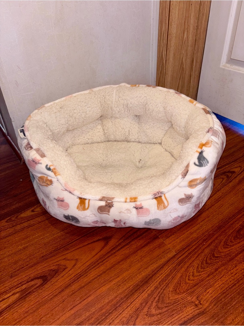 Cozy Plush Pet Bed with Cat Print - Cream Interior